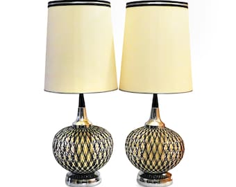 Pair of Mid Century Modern Spun Lucite Spaghetti Table Lamps