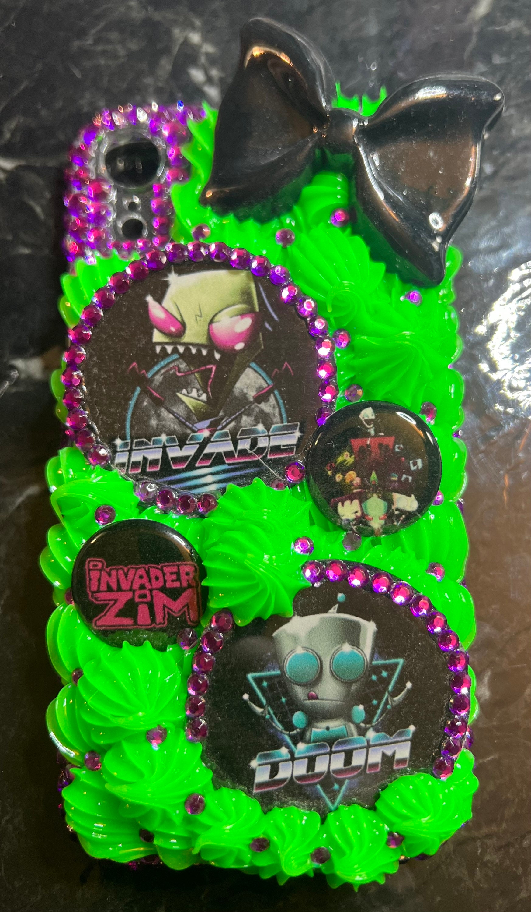 Decoden Alien ZIM iPhone XR Case: Purple & Acid Green - Etsy Decoden Alien ZIM iPhone XR Case: Purple & Acid Green - Etsy