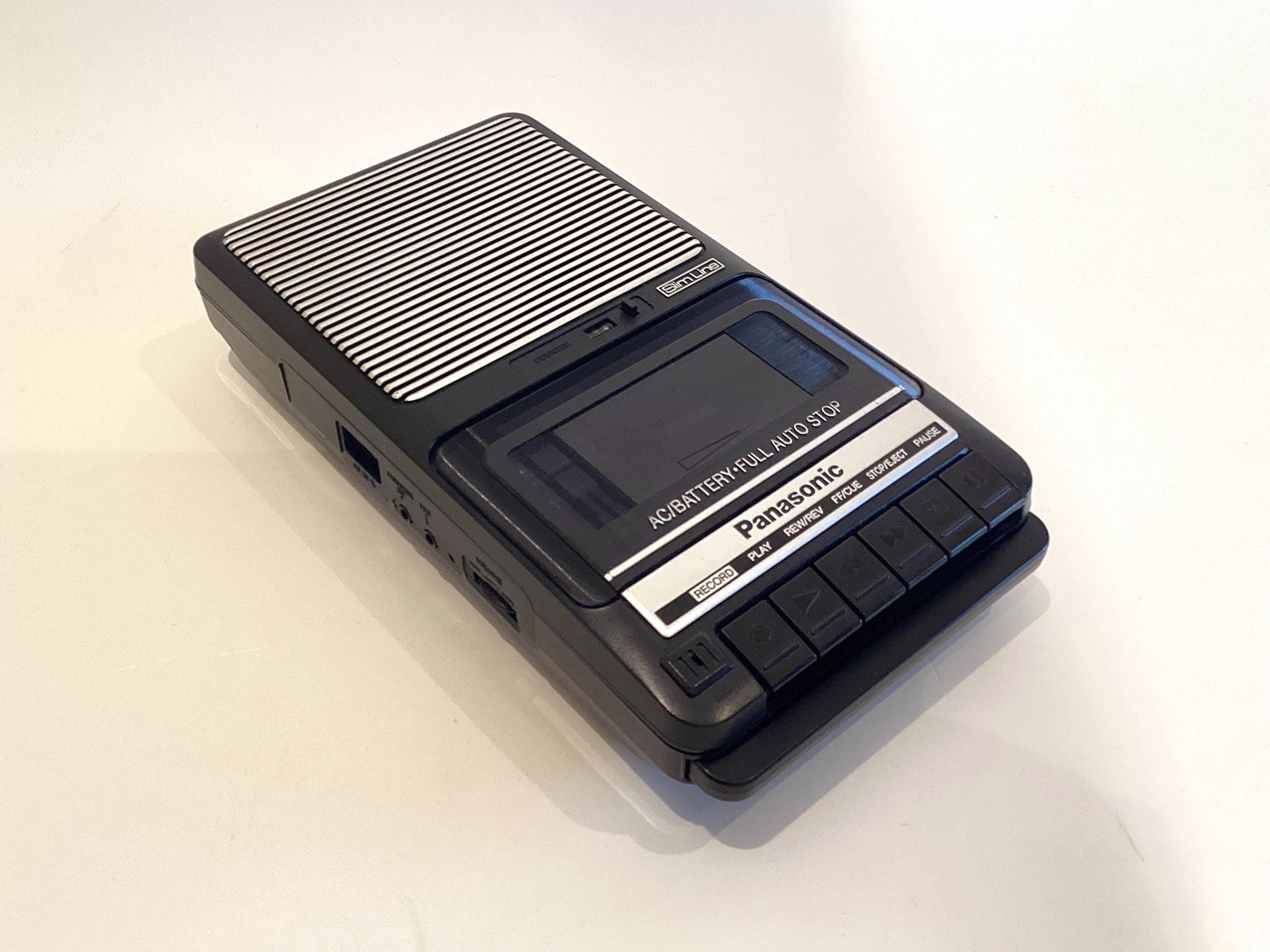 Vintage Cassette Recorder Panasonic RQ-2102 (1990s), Slim Line