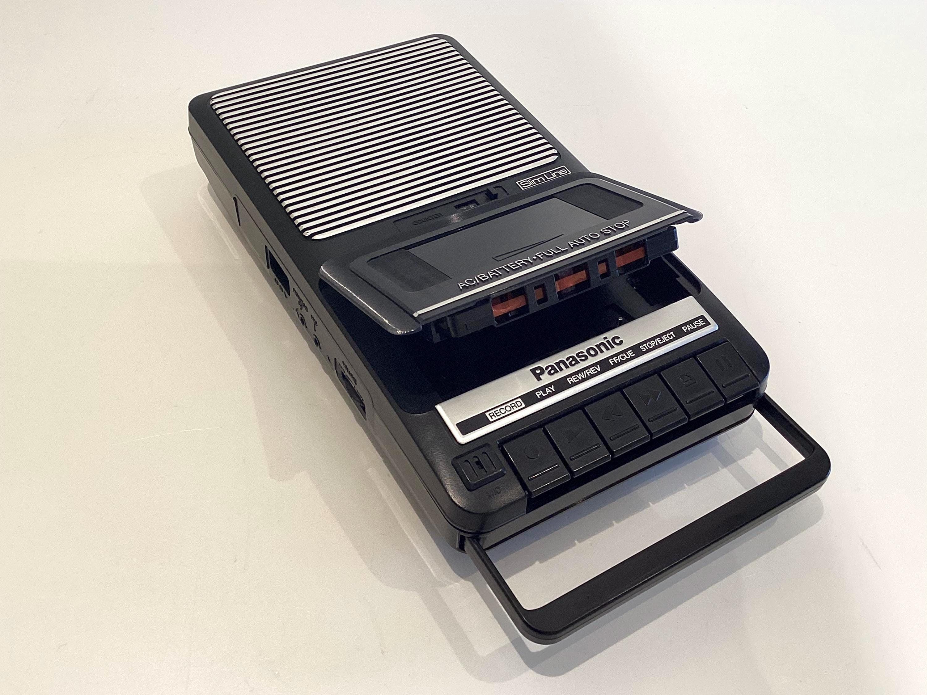 Vintage Cassette Recorder Panasonic RQ-2102 (1990s), Slim Line