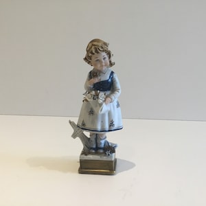Capodimonte Figur (1960er Jahre) Made in Italy „Nove“ Vier Tasca Design