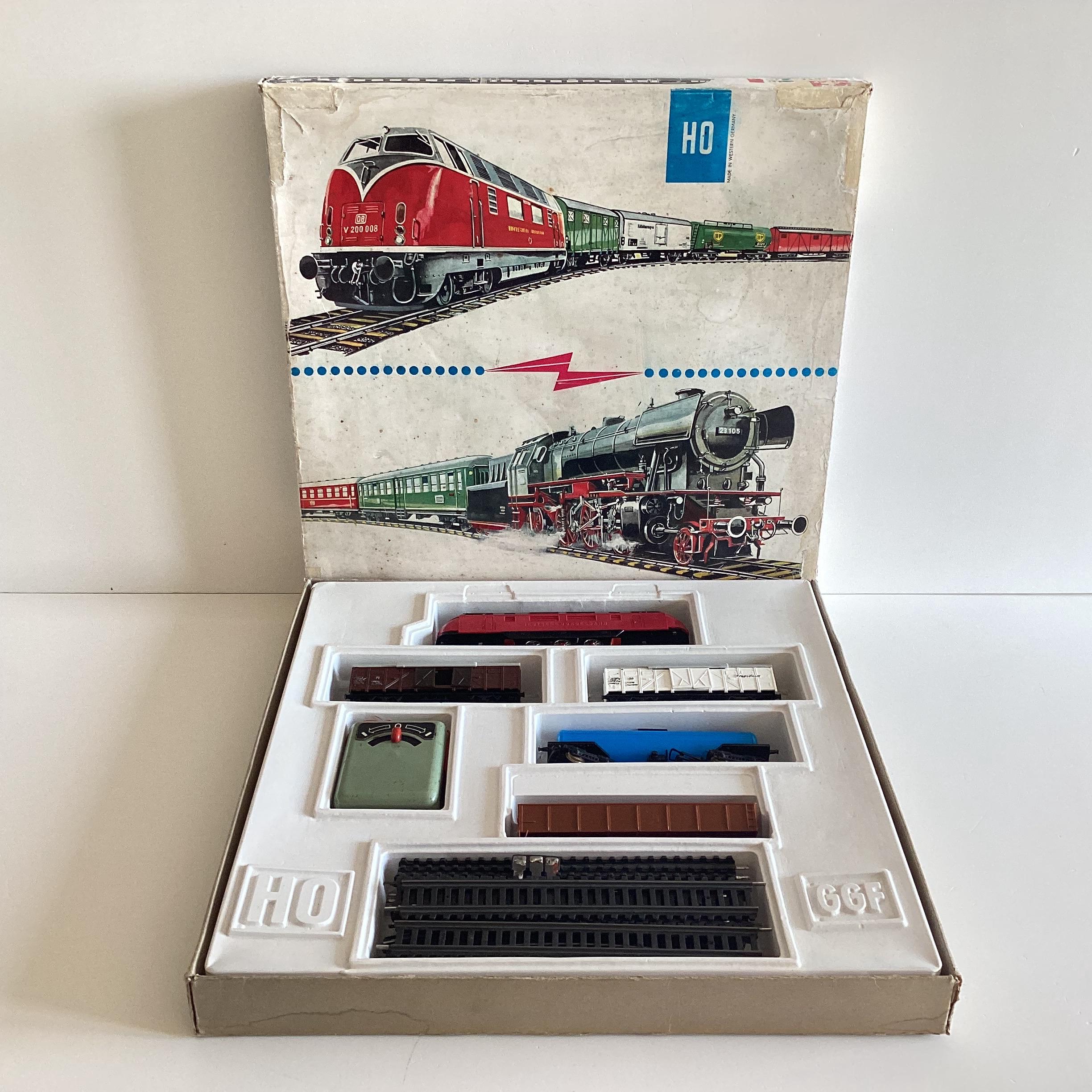 Vintage Train Set | Bakelite GGF Deutsche Bundesbahn HO Scale