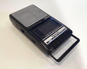 Panasonic RQ-2102 Slim Line Portable Cassette Tape Player