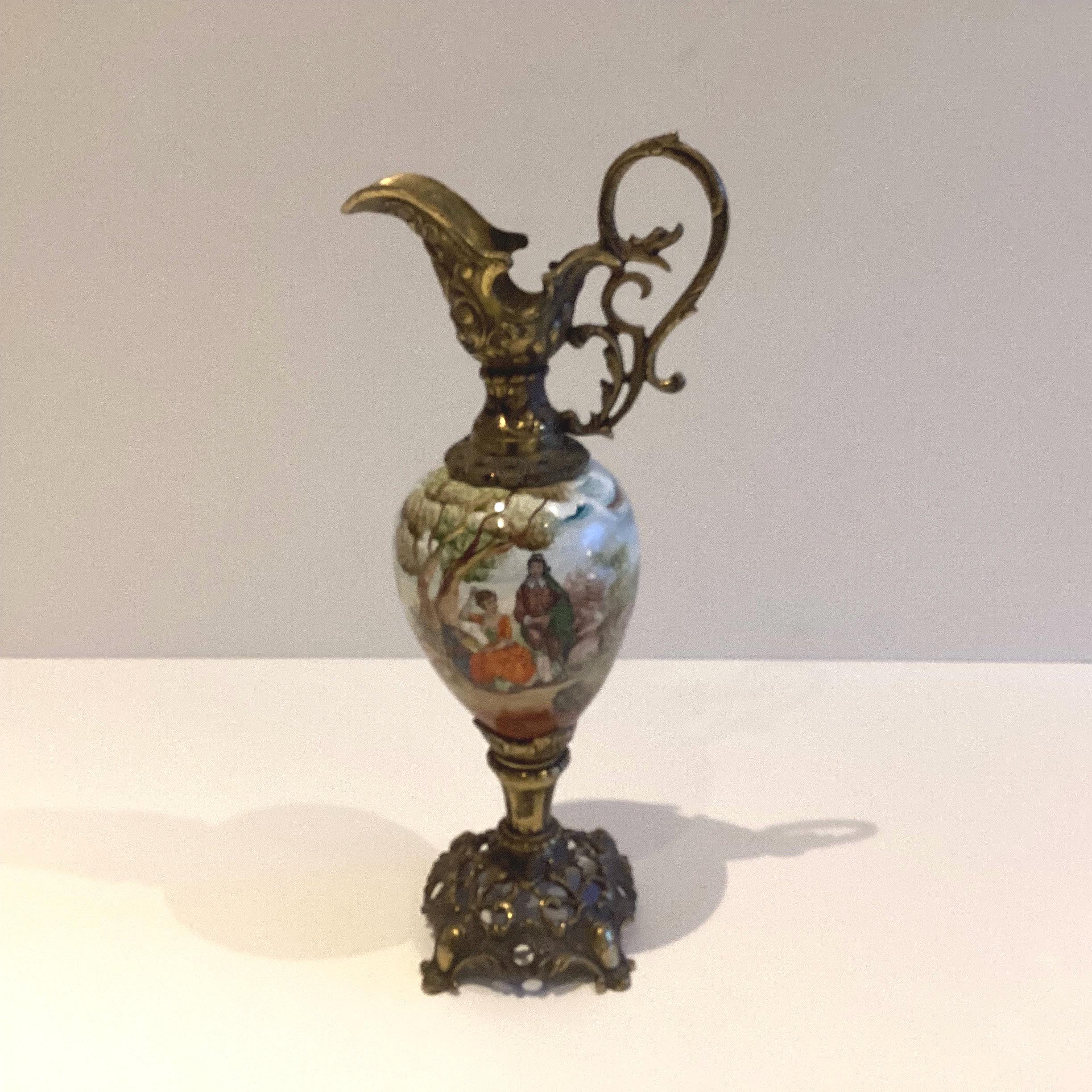 Vase Décoratif au Style Antique en Forme d'Amphore fabriqué en