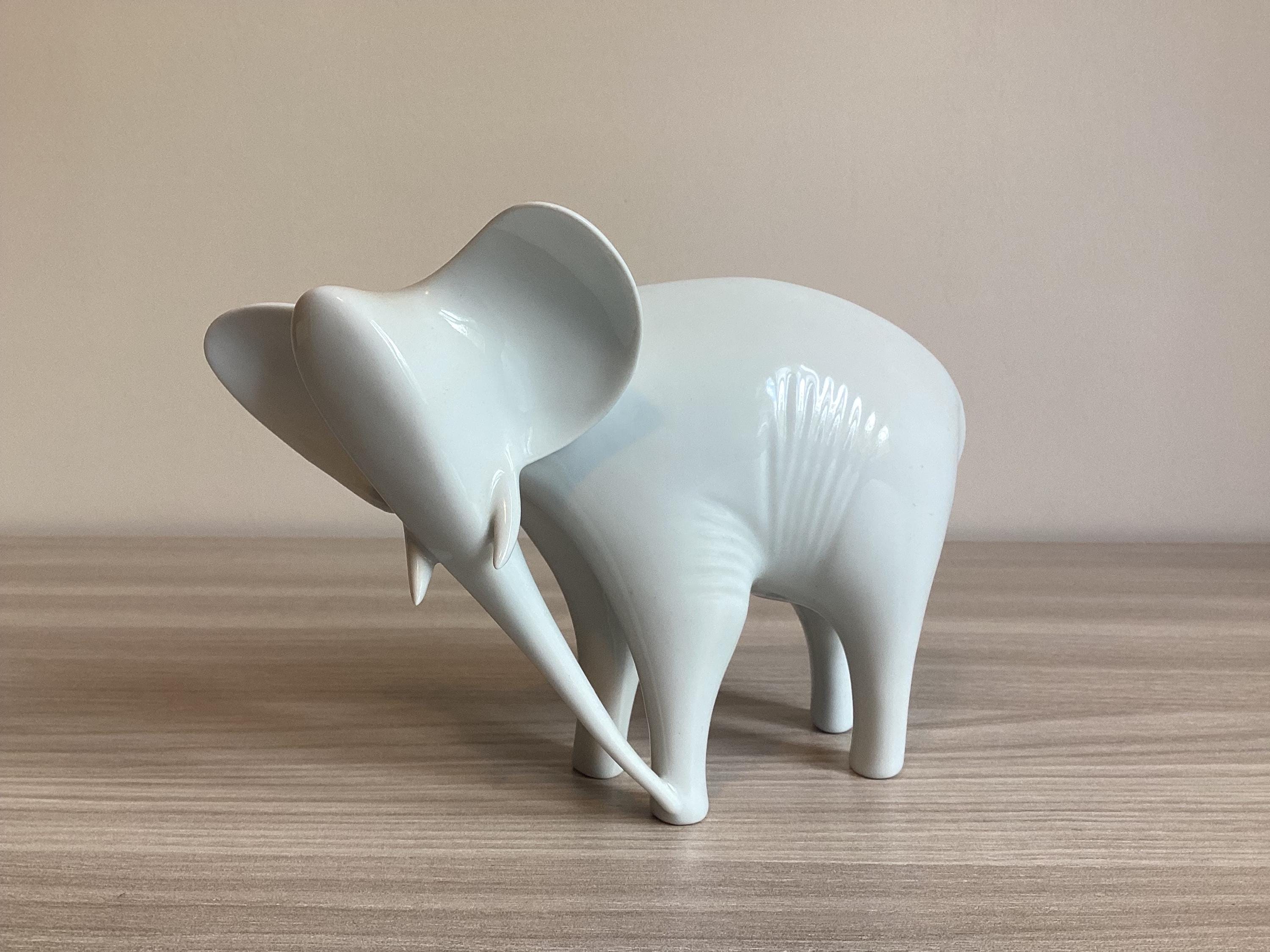 【希少】 Dux ロイヤルダックス ゾウ 置物 陶器 チェコ製 希少】Royal Dux ロイヤルダックス ゾウ 置物 陶器 チェコ製 【公式通販】