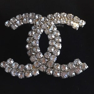 Große Chanel Logo Brosche mit Strasssteinen (1950er Jahre) Rare Vintage (RESERVED)