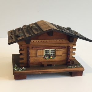 Chalet Music Box (anni '40) Portasigarette Portagioielli Mapsa originale Made in Switzerland