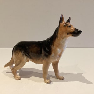 ロイヤルドルトン   シェパード 陶器　犬 ヴィンテージ磁器製犬 | ロイヤルドルトン 1940年代 ジャーマン