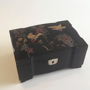 Vintage Large 1930/1940s Daysun Japanese Music Jewellery Box Vintage Large 1930/1940s Daysun Japanese Music Jewellery Box