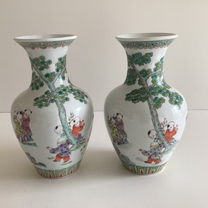 Pair Chinese Porcelain Vase (1950s) Hand Painted