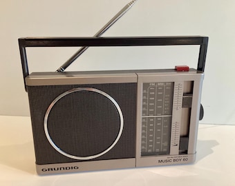 Vintage Radio Grundig Music Boy 60 (1983), fabriqué en Allemagne, portable, objet de collection