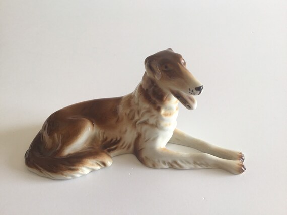 犬(ボルゾイ)置物 ロイヤル・ダックス磁器製ボルゾイ(1970 犬(ボルゾイ)置物 ロイヤル・ダックス磁器製ボルゾイ(1970