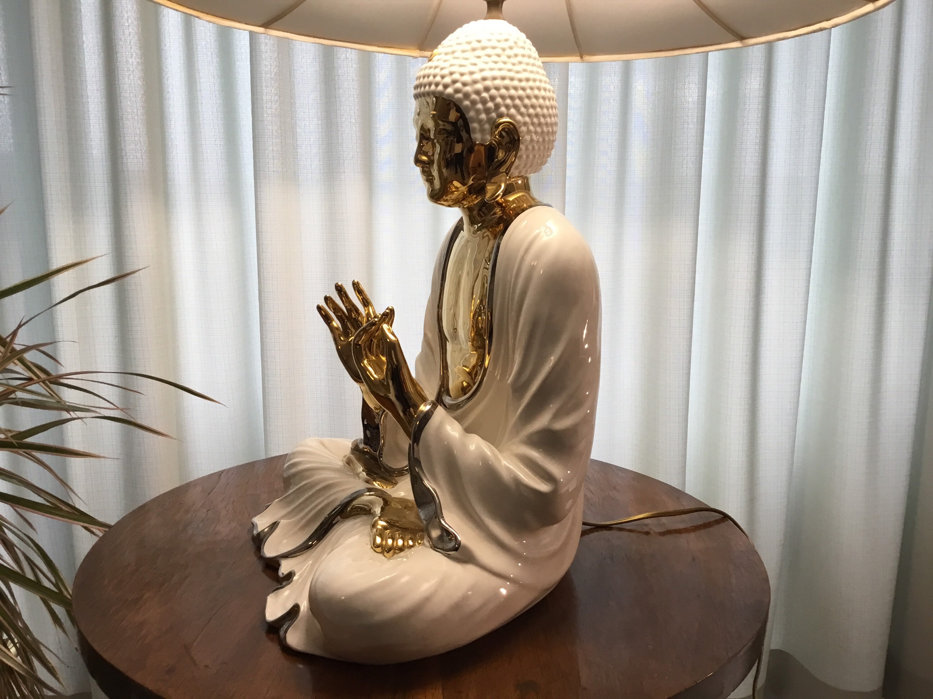 Italienische Buddha Tischlampe aus Porzellan von Domenico Italienische Buddha Tischlampe aus Porzellan von Domenico