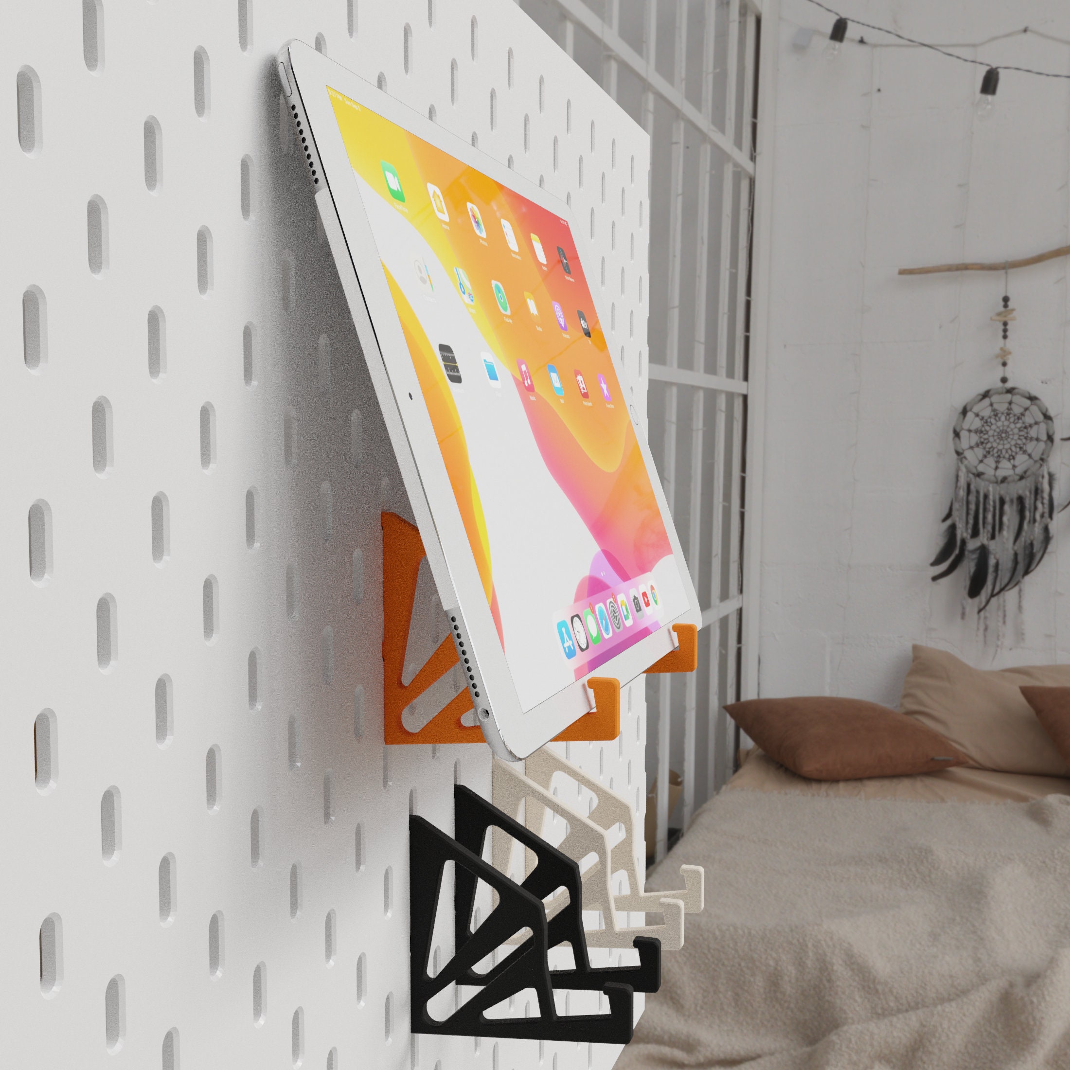 Just Hanging Pegboards Verstellbare Tablet-Halterung Für IKEA SKADIS – Mattschwarz, Für IPad, Kindle & Mehr, Dicke Bis 12 Mm