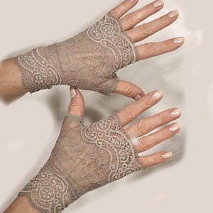 Pulswärmer fingerlose Handschuhe im art deco Stil Farbe helles taupe Größe von XS-XL Bild 3