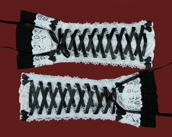 gothic lolita arm warmers with decorative lacing made of lace in white/black + butterflies