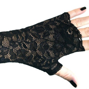 Pulse warmer gloves fingerless black gothic roses lace size M fine & soft image 1