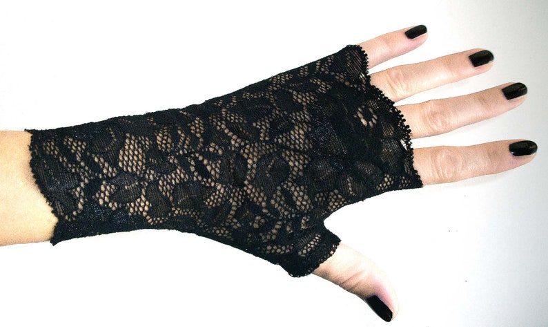 Pulse warmer gloves fingerless black gothic roses lace size M fine & soft image 1