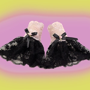 doux poignets lolita gothiques en dentelle en rose noire avec une jupe oscillante moelleuse image 1