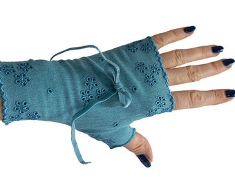 short wrist warmers embroidered with flowers in gentian blue & bows