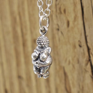 Venus of Willendorf Fertility Goddess Pendant Necklace Sterling Silver Gift Boxed Pagan Wicca Motherhood Baby Archaeologist Stone Age