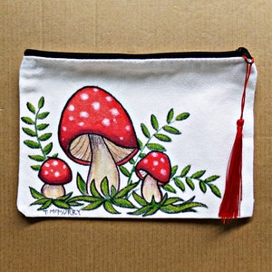 SETAS ROJAS pintadas a mano sobre lienzo Estuche con cremallera Estuche para lápices Estuche para cosméticos Cartera de mano Bolso para teléfono Bolso de viaje para juegos Estuche para dinero