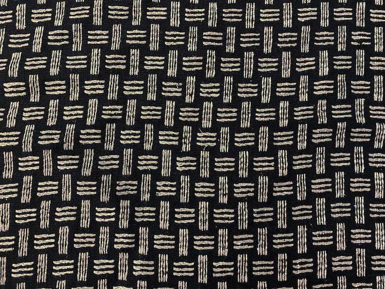 Natural Tiki Pattern On Black Fine 100/% Raw Silk