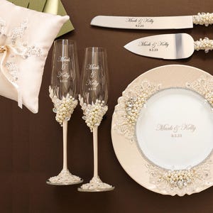 Wedding glasses pearls Cake cutting set ivory lace bridal shower gift for bride Engraved champagne flutes rustic personalized cake knife set