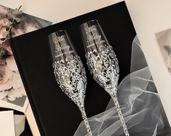 Personalized gift for bride, wedding glasses Toasting flutes, gold champagne flutes Bride Groom, Personalized gift, wedding decorations