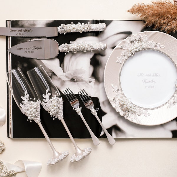 White Wedding Cake Server Set Wedding Cake Knife Cake Cutting Set Cake Servers Wedding pearls crystal Cake Server white knife set