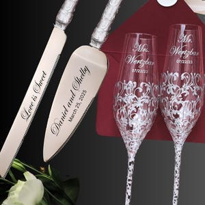 Engraved wedding toasting glasses personalized cake server set Toasting flutes gold bride and groom Wedding flutes cake cutting server set
