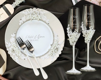 White wedding champagne flutes and cake knife set white pearl wedding decorations beach boho Toastig glasses and cake set gifts for couple