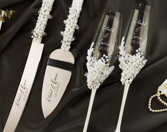 White Wedding Champagne flutes and Cake Server Set Beach gifts wedding decor personalized Toasting glasses and Cake Server white knife set