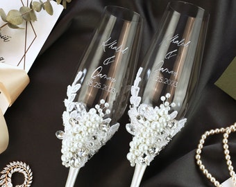 Witte bruiloft champagnefluiten en cakeserverset Strandpeals bruiloftsglazen gepersonaliseerde toastglazen en cakeserver witte messenset