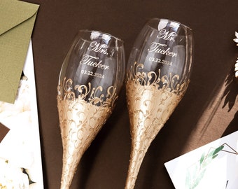 Wedding toasting glasses for bride and groom 25th Anniversary gifts for couple Engraved champagne flutes Gold wedding decorations