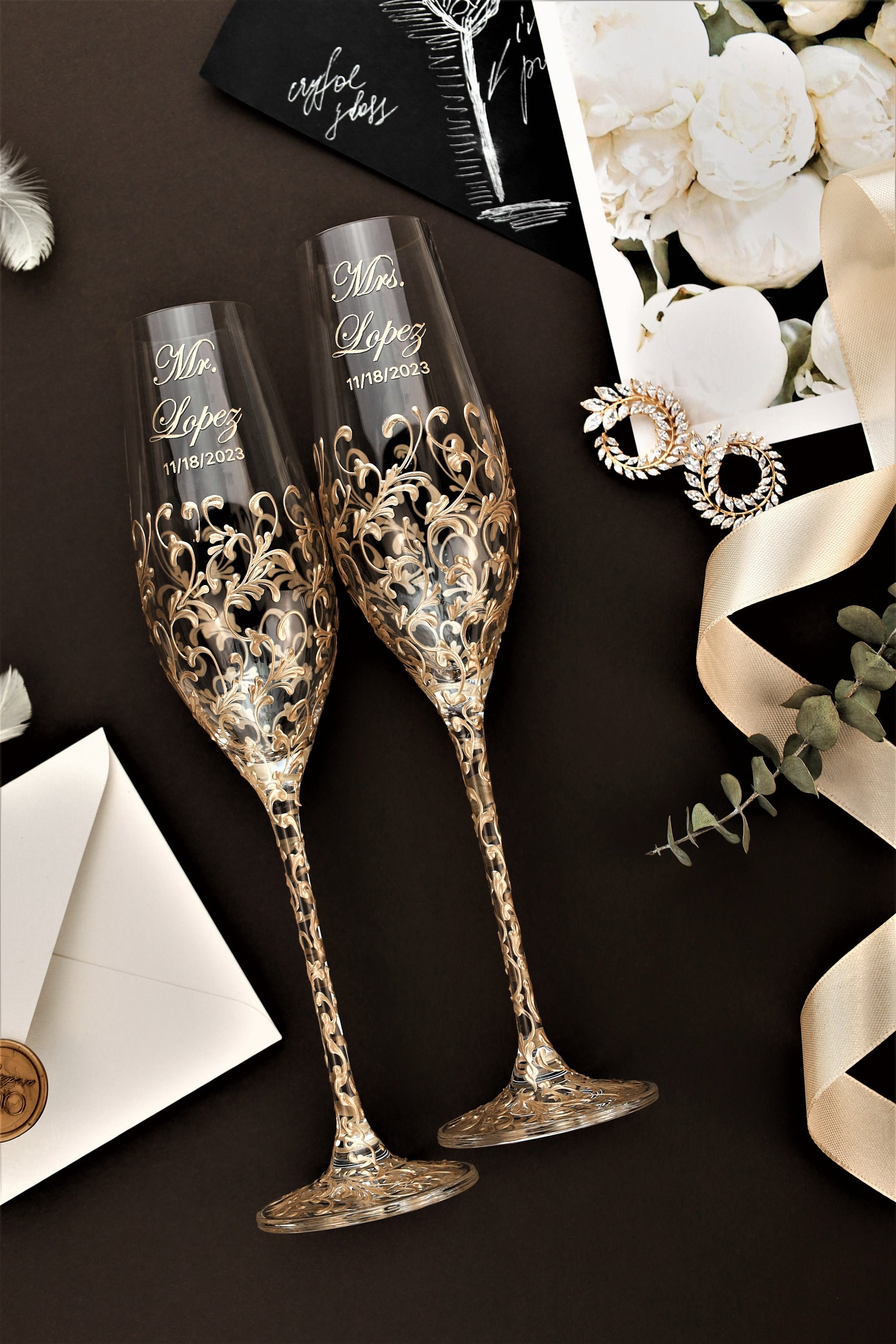 Champagne Toasting glasses for bride and groom gift anniversary wedding Champagn flutes gold Bridal shower gift for bride Engagement gift