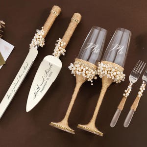 Rustic wedding champagne flutes engraved cake cutter set wedding decorations Toasting glasses pearls forks cake cutting set gift for bride
