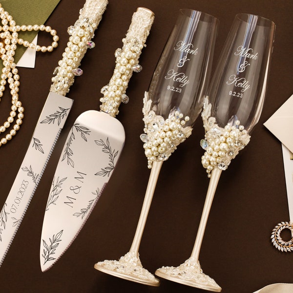 Unique Rustic Toasting glasses for Bride and Groom Wedding Gift Idea Personalized wedding glasses boho cake cutting server set pearls ivory
