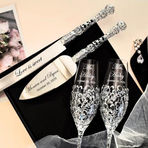 Wedding glasses for bride and groom cake knife set wedding shower gifts anniversary toasting glasses engraved cake cutter personalized gifts
