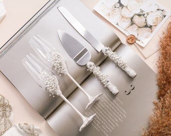 white wedding glasses cake server set Pearls Toasting flutes rustic boho bride and groom Champagne glasses Wedding flutes cake knive set