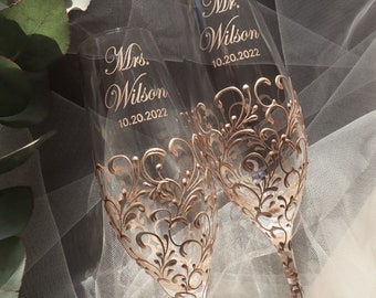 bride and groom champagne flutes