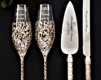 wedding gift for couple Wedding Champagne flutes and Cake Server Set Wedding glasses boho beach Cake knife set, gift for bride