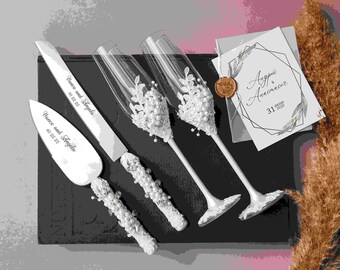 wedding gift for couple White Wedding Champagne flutes and Cake Server Set Wedding pearls glasses boho beach Cake knife set, gift for bride