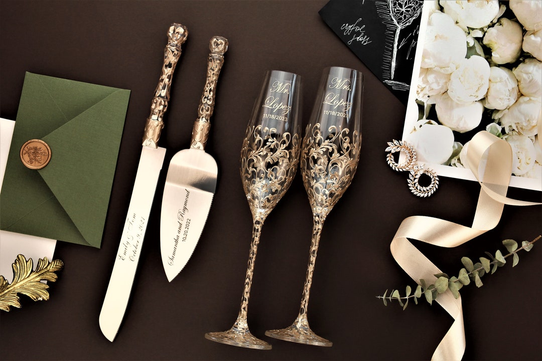 wedding gift champagne flutes and cake server set for bride and groom Wedding gift anniversary, Gold Toasting glasses and cake set of4 - angraved all set, Gold