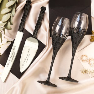 Black gothic wedding champagne flutes, Toasting glasses Black and gold Personalized gift anniversary Champagne glasses, flutes and cake set