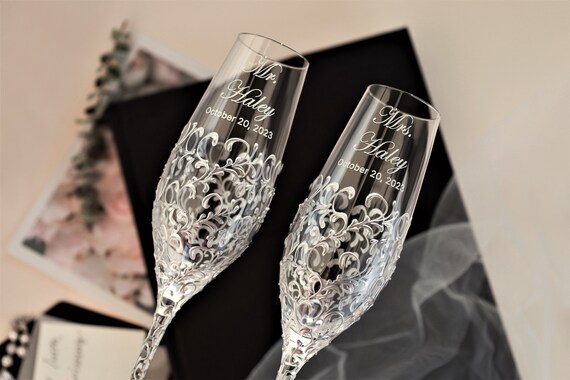 Gift Set Package: Modern Laurel Champagne Flutes & White Enamel Cake S –  Happily Ever Etched