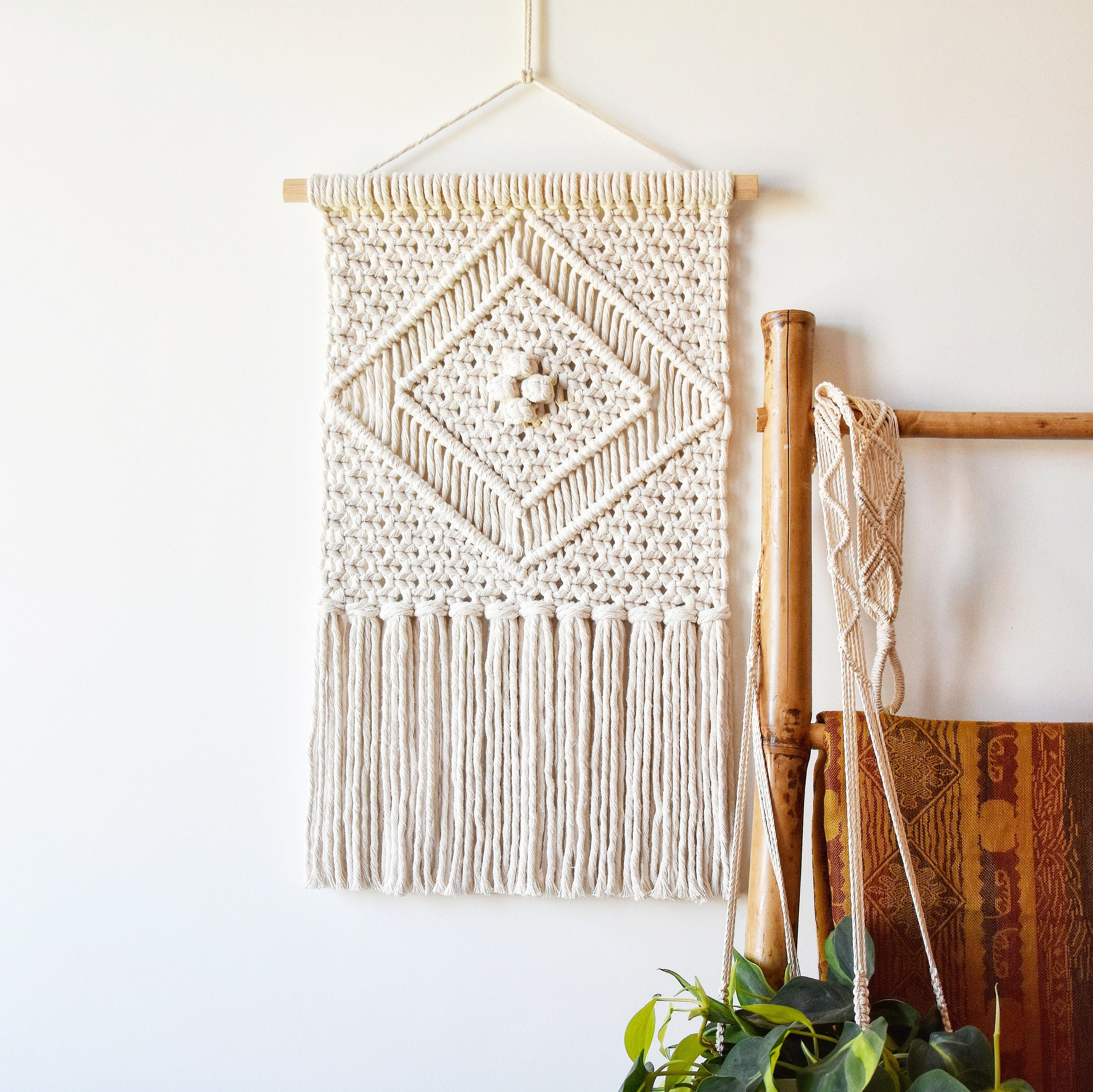 macrame wall hanging pattern diamond how to tutorial diy Etsy