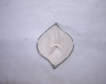 Sculpted Vulva in a Clear Glass Candy Dish 156