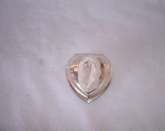 Sculpted Vulva in a Metal Heart-Shaped Jewelry Case With Hinged Lid and Pink Velvet Inside 154