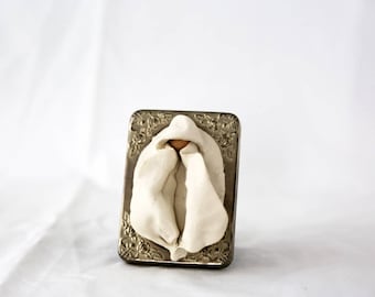 Sculpted Vulva in a Tin Metal Frame With Floral Pattern Stamped On (With Built-in Stand) 7
